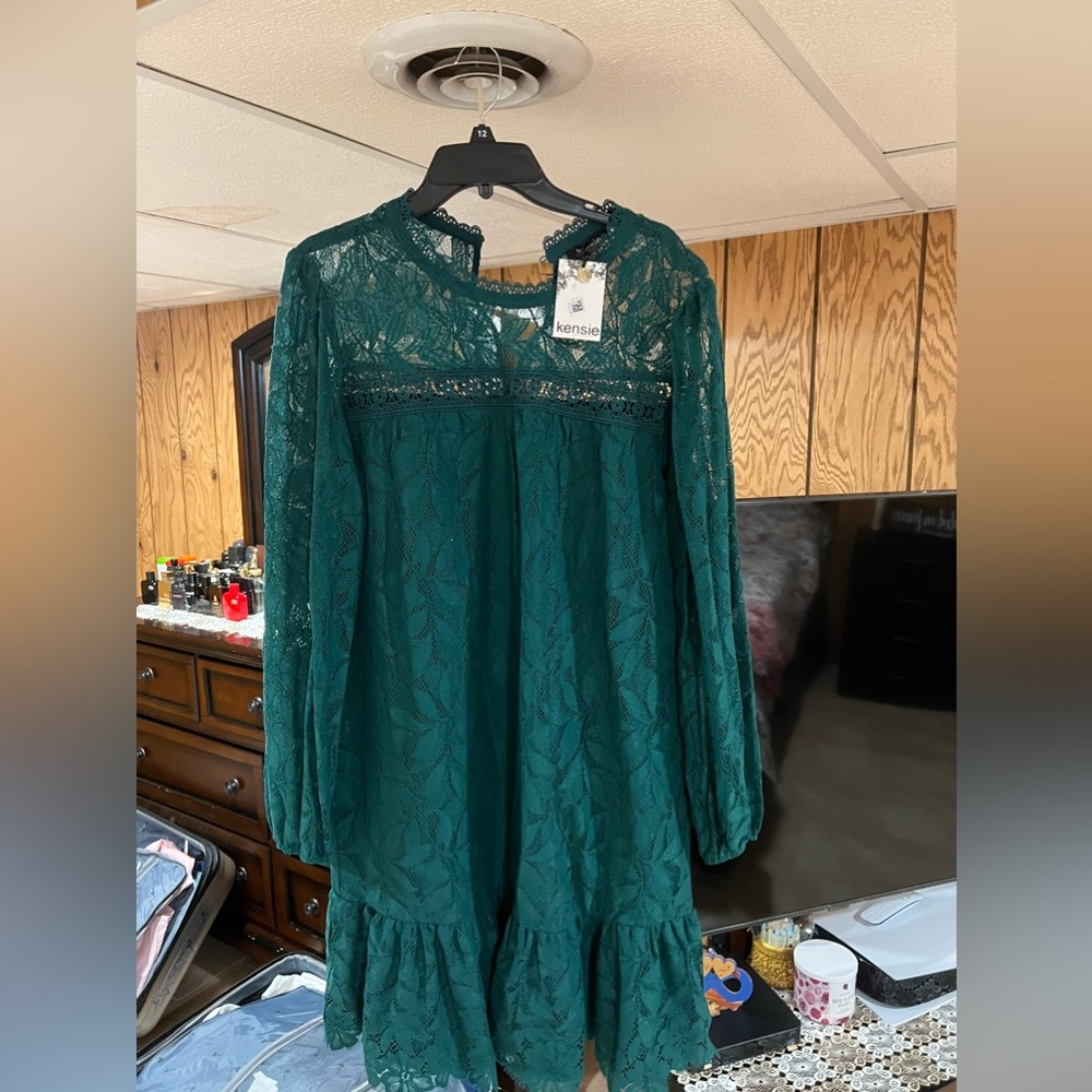 Kenzie dress never worn.